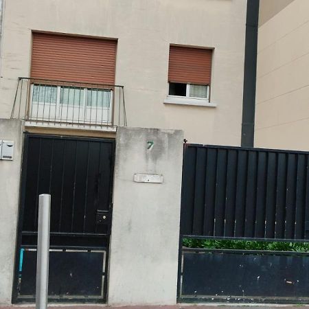 Ostello Tony House Bondy Esterno foto