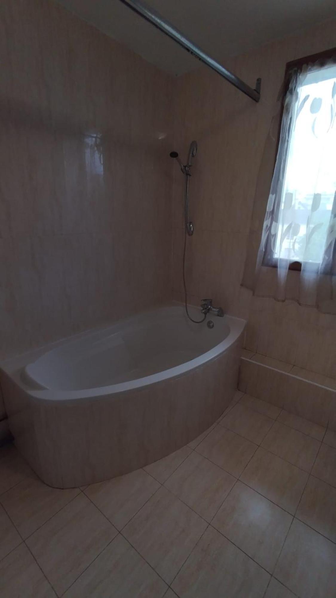 Ostello Tony House Bondy Esterno foto